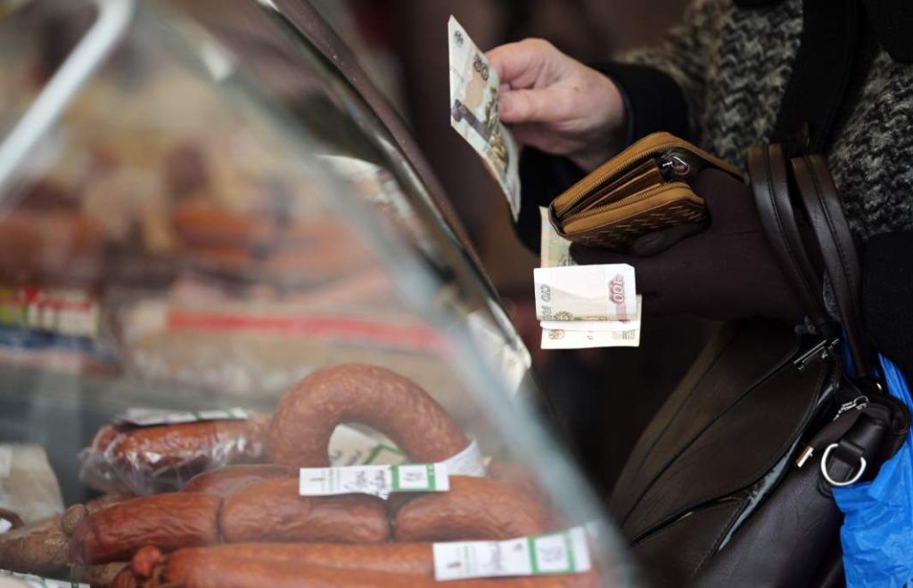 Списанному не верить: в РФ будут штрафовать за раздачу просроченной еды
